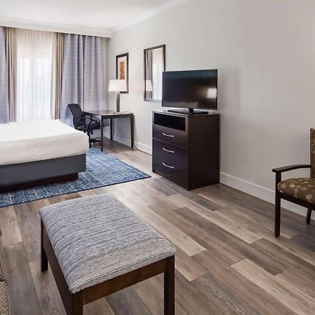 Best Western Plus Ambassador Suites Venice Gardens Ngoại thất bức ảnh