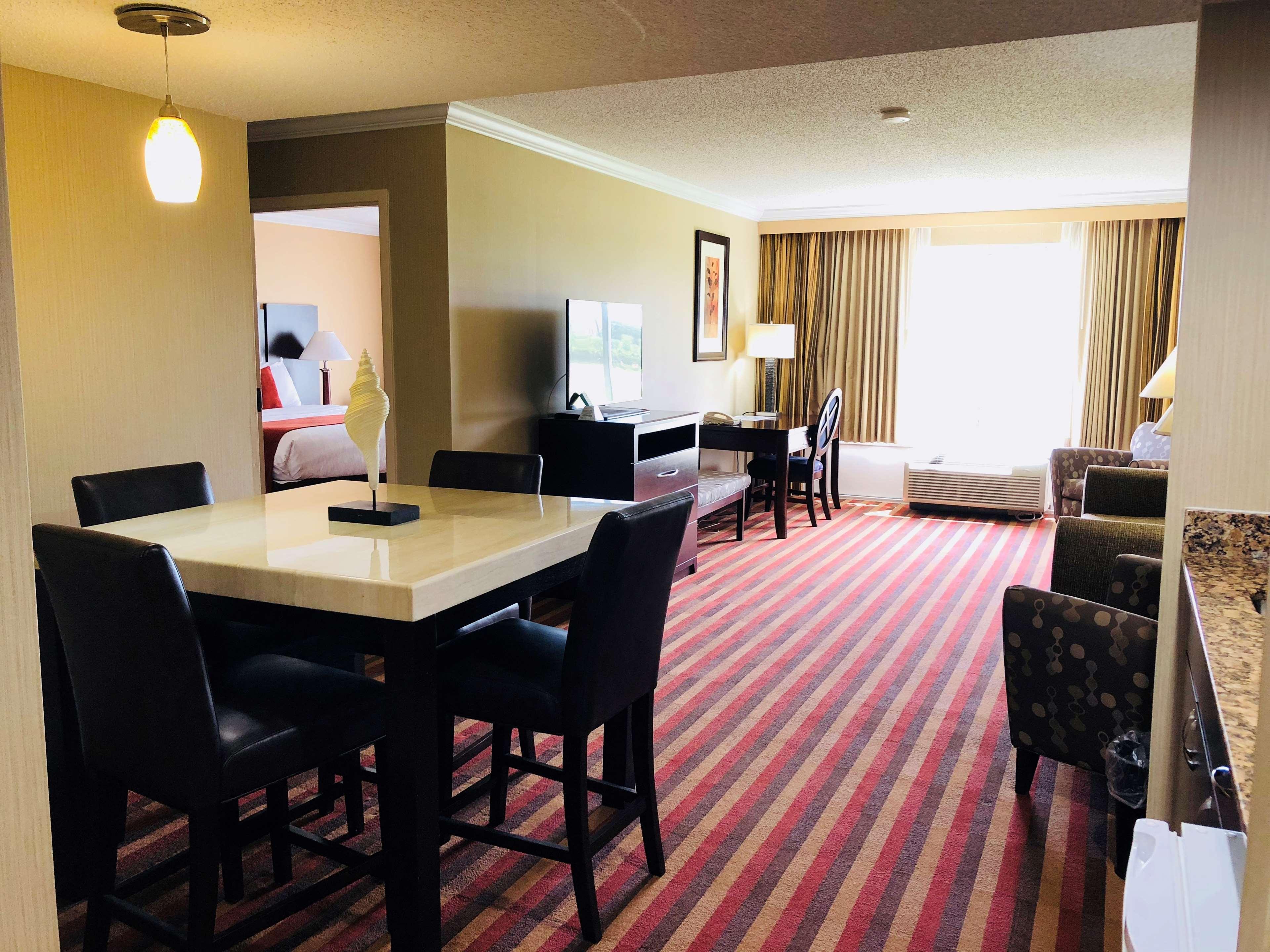 Best Western Plus Ambassador Suites Venice Gardens Ngoại thất bức ảnh