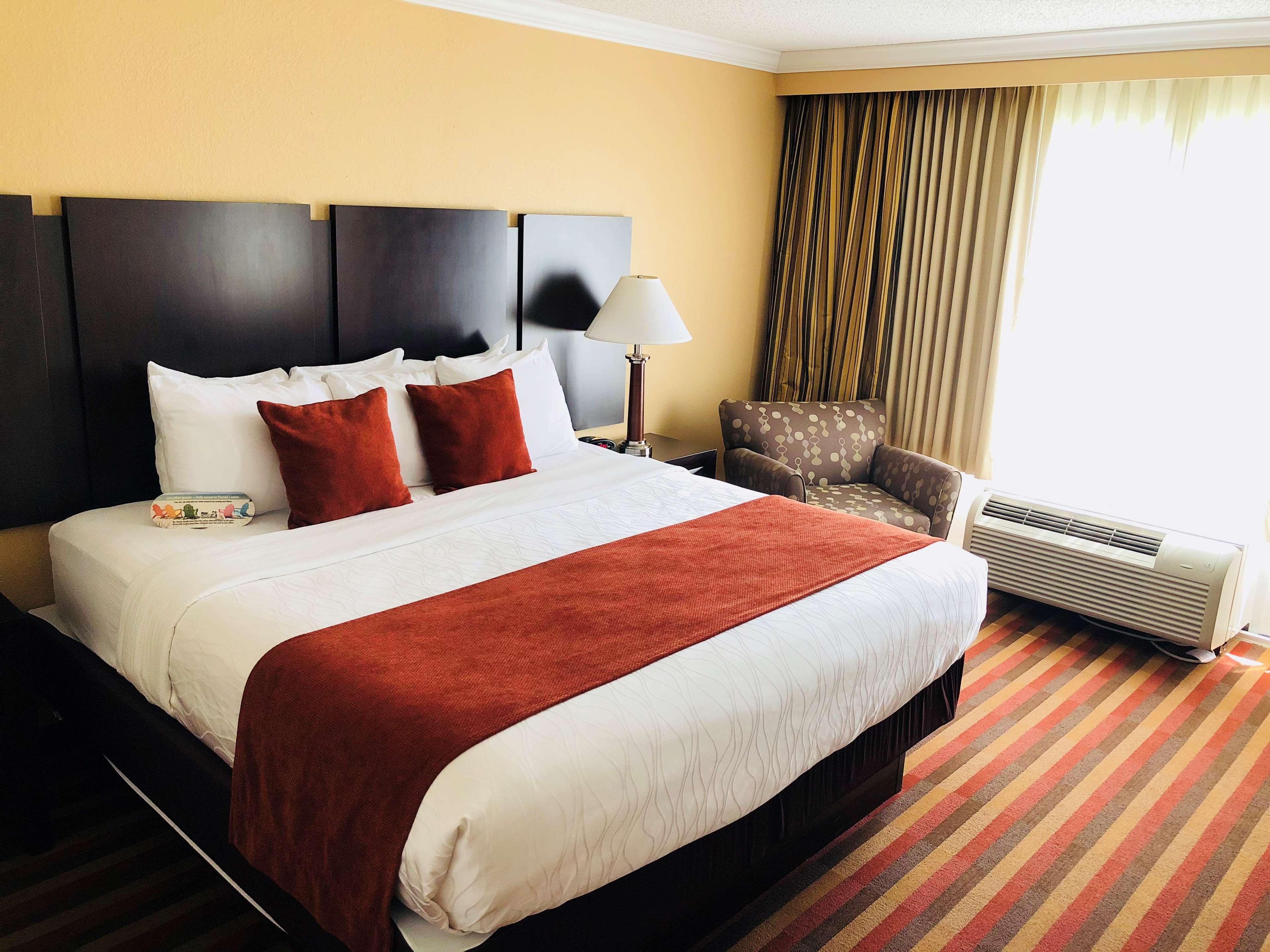 Best Western Plus Ambassador Suites Venice Gardens Ngoại thất bức ảnh