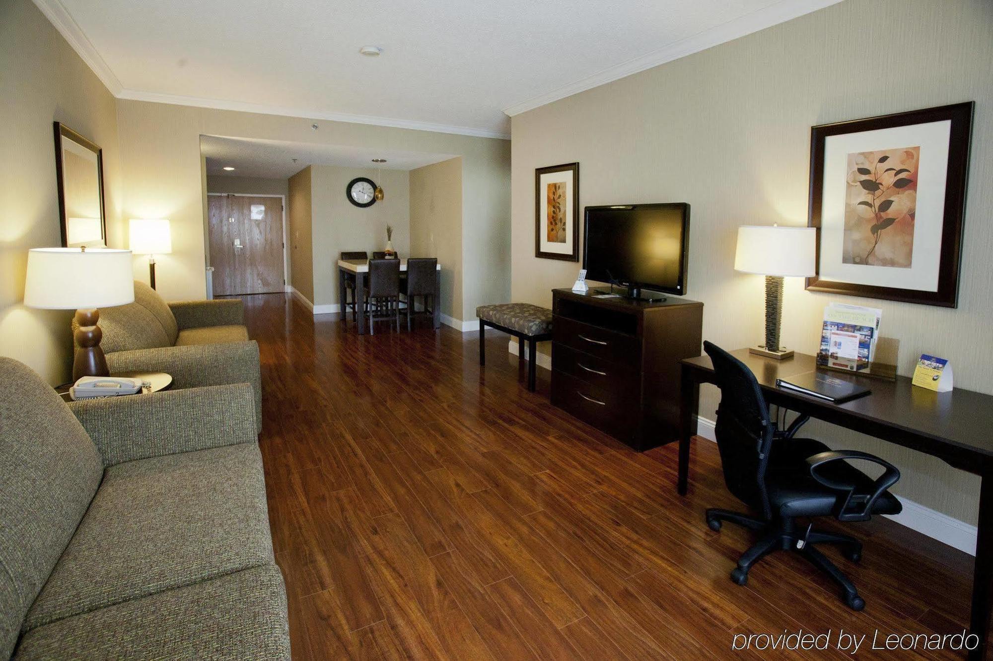 Best Western Plus Ambassador Suites Venice Gardens Phòng bức ảnh